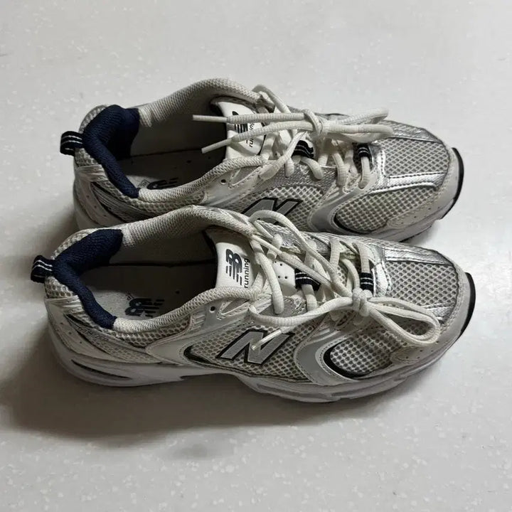 [BUNJANG] New Balance 530 White Sneakers / 뉴발란스 530 화이트 235