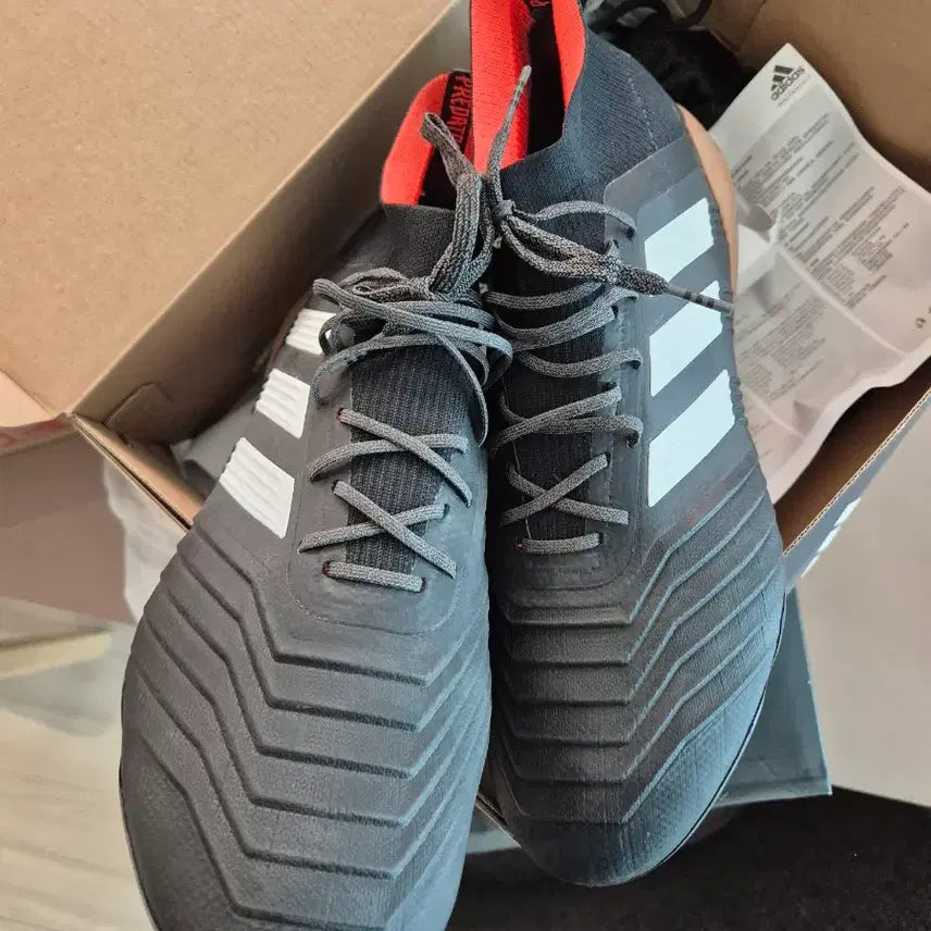 [BUNJANG] Adidas Predator 18.1 FG Football Boots (Size 285) / 아디다스 프레데터 18.1 FG 285