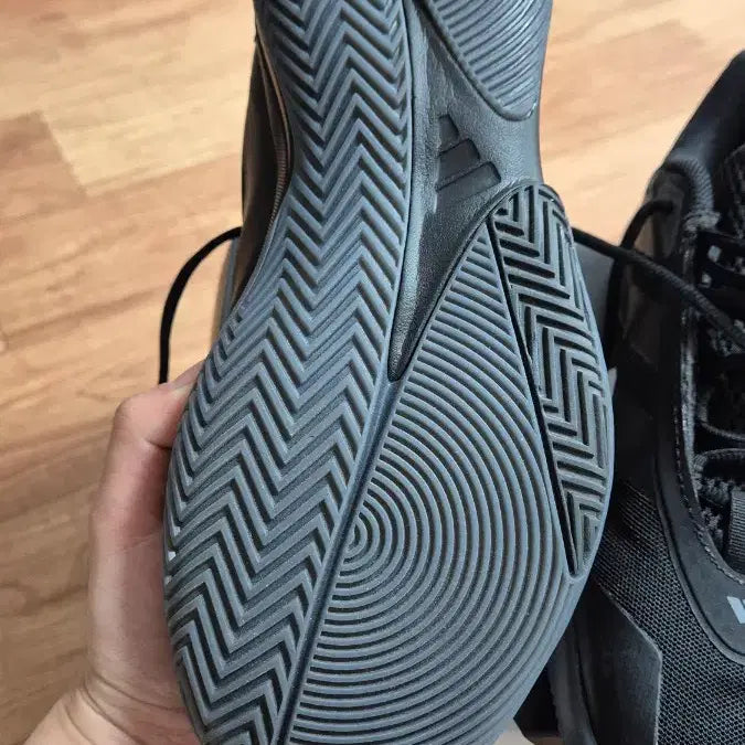 [BUNJANG] Adidas Subzone Basketball Shoes 255 / 아디다스 서브존 농구화 255