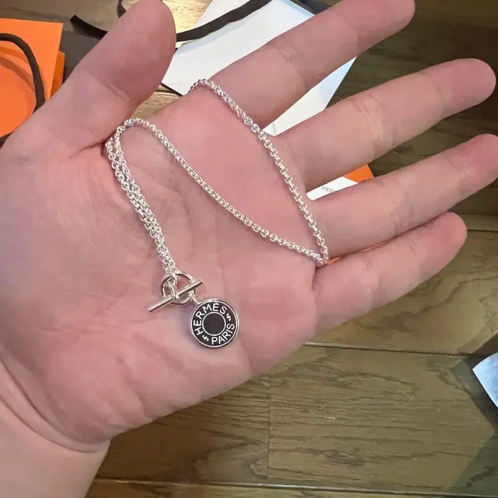 [BUNJANG] Hermès Round Pendant Necklace / 에르메스 심플 라운드 레터 목걸이