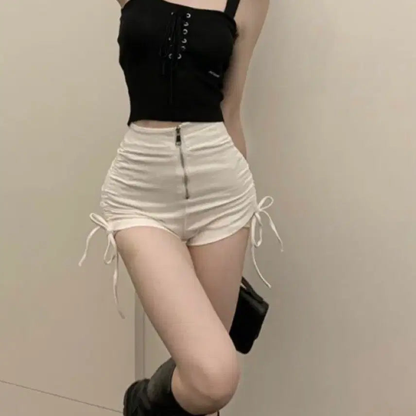 [SOLD OUT] 무아니 슬림핏 코르셋 크롭 나시 새상품