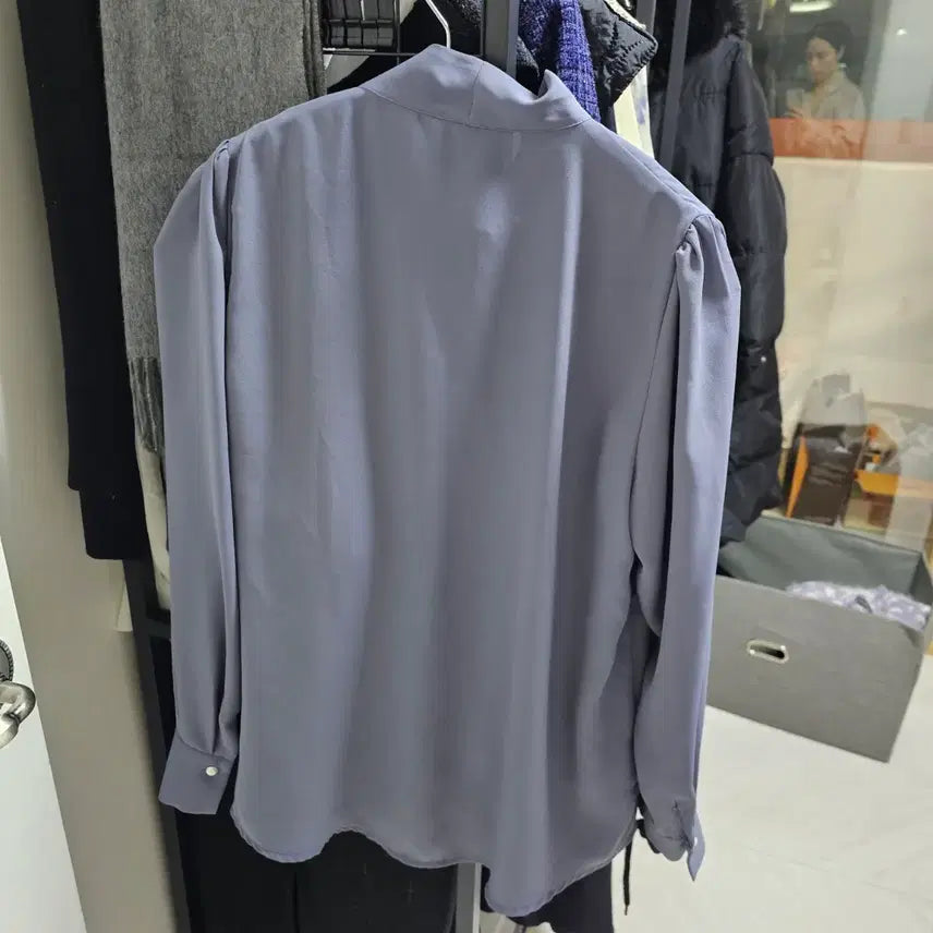[BUNJANG] Satin Blue Blouse / 타이블라우스 새틴블루