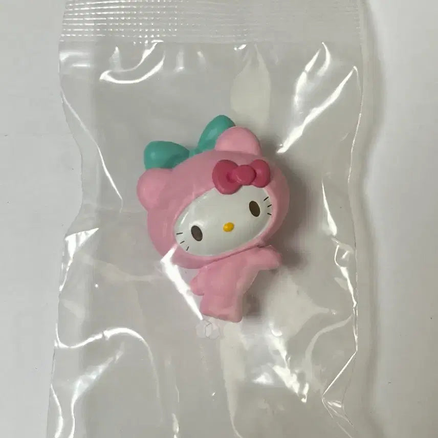 [BUNJANG] Sanrio Hello Kitty Hug Court Figure / 산리오 헬로키티 허그코트 피규어 가챠 미개봉