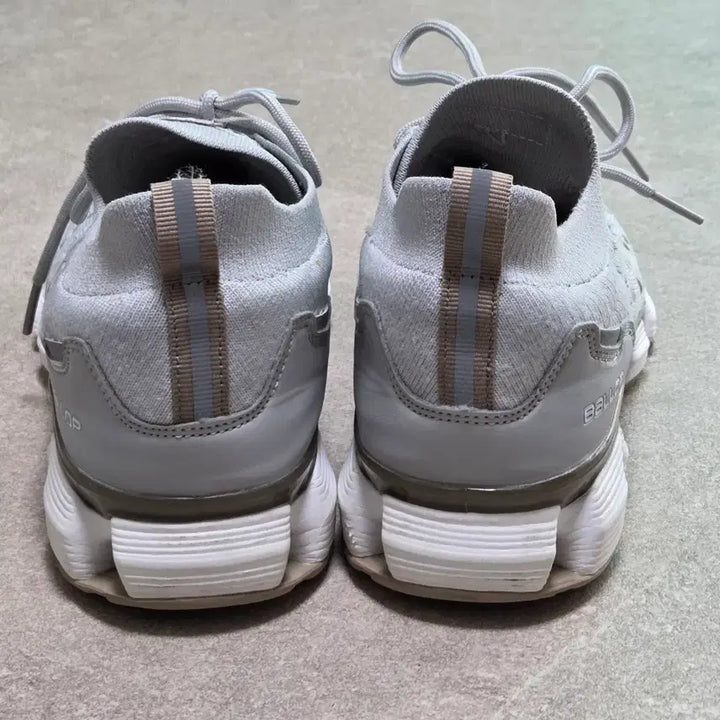 [BUNJANG] Ballop Tibat 2.0 Gray Running Shoes / 무료배송) 밸롭 런닝화 티바트2.0 그라데이션 그레이 250mm