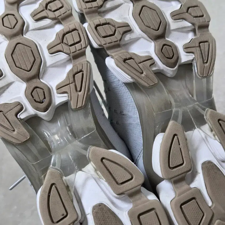 [BUNJANG] Ballop Tibat 2.0 Gray Running Shoes / 무료배송) 밸롭 런닝화 티바트2.0 그라데이션 그레이 250mm