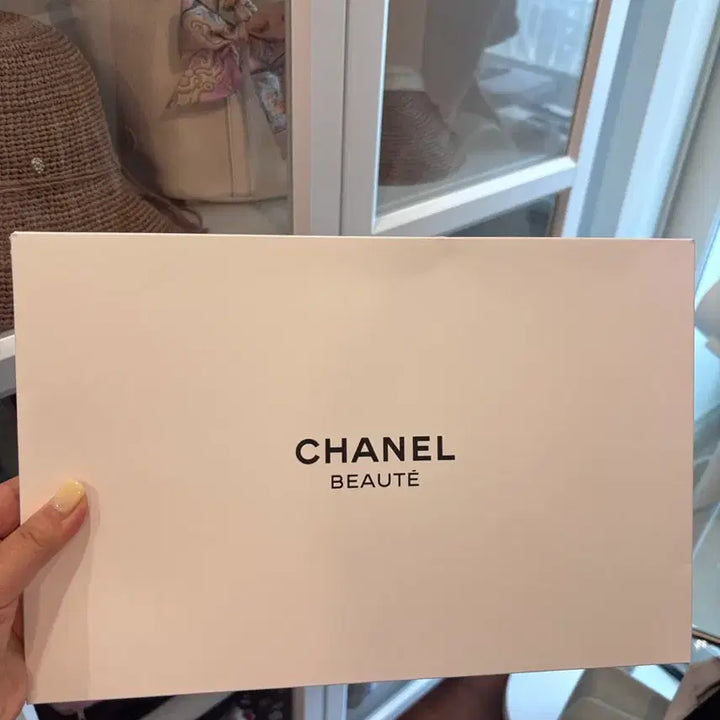 [SOLD OUT] 샤넬 뷰티 블랙 파우치