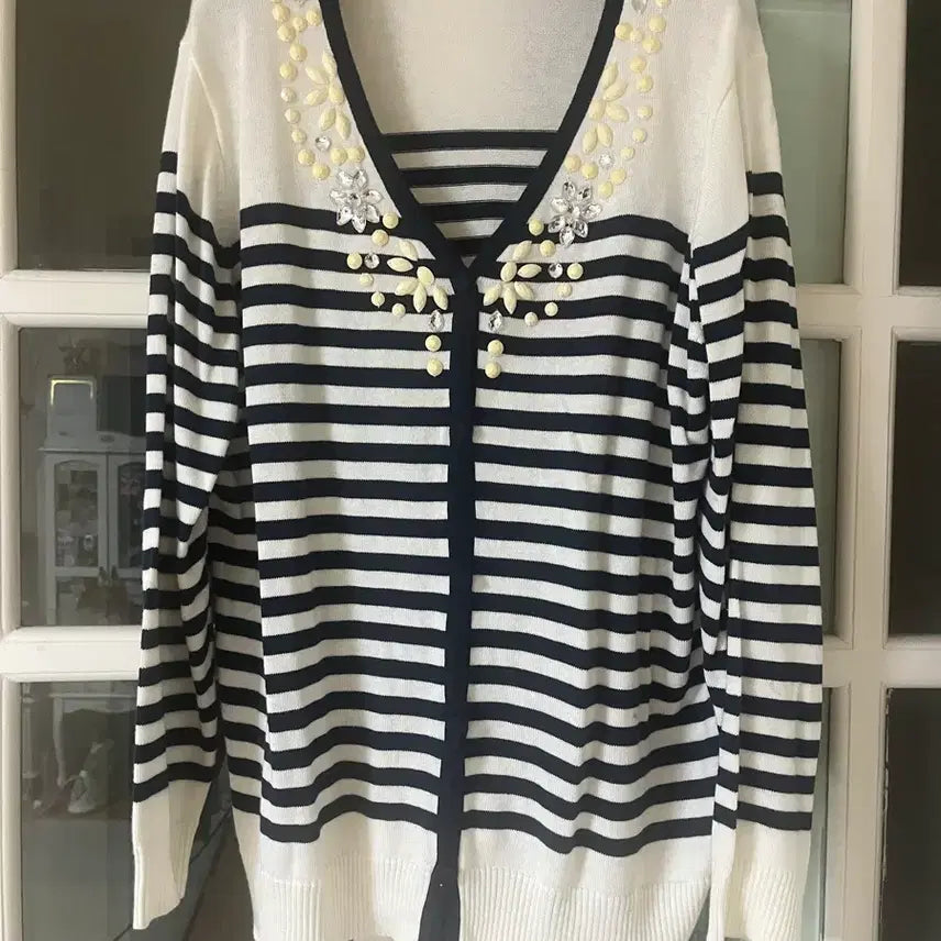 [BUNJANG] Beads and Cubic Stripe Cardigan (Size 66-77) / 정교한 비즈 와 큐빅 스트라이프 가디건 (66~77)