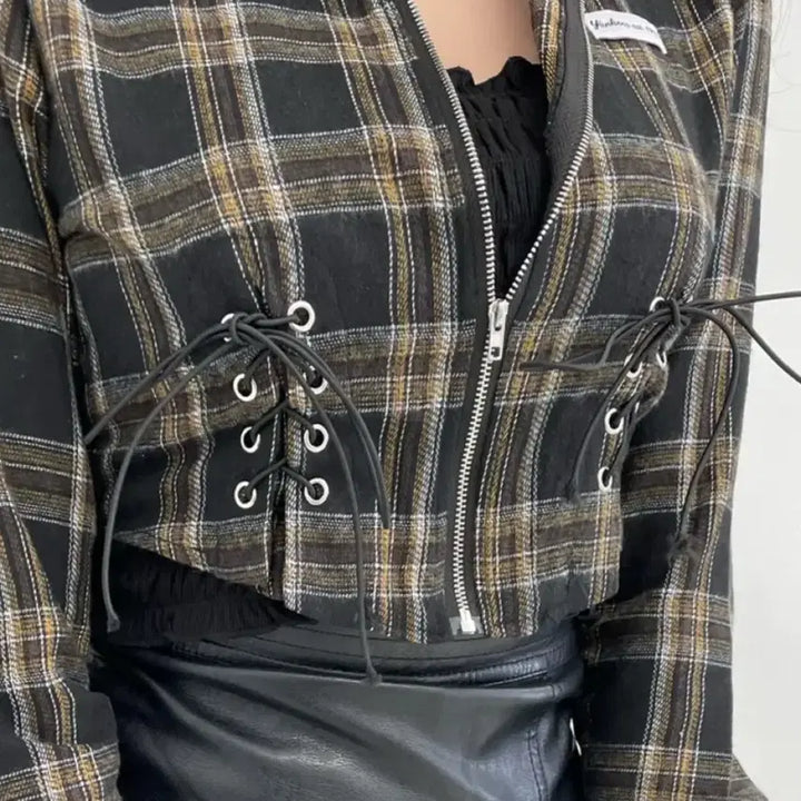 [BUNJANG] Corset Color-block Crop Shirt / 코르셋 배색 크롭 셔츠