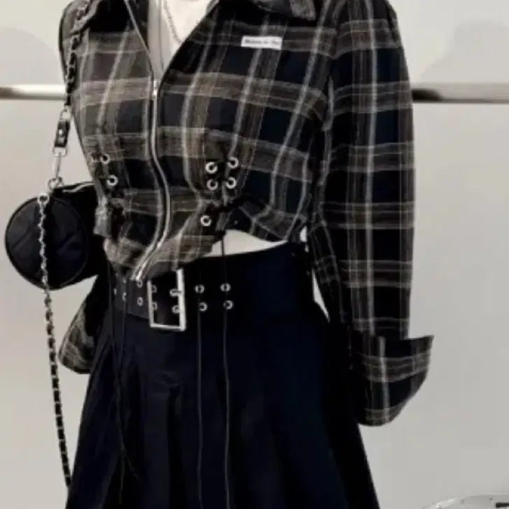 [BUNJANG] Corset Color-block Crop Shirt / 코르셋 배색 크롭 셔츠