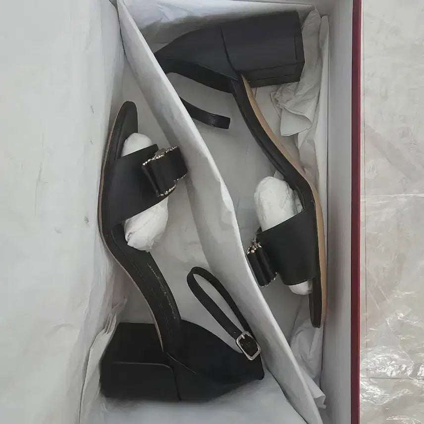 [SOLD OUT] 페라가모 샌들 240 미사용