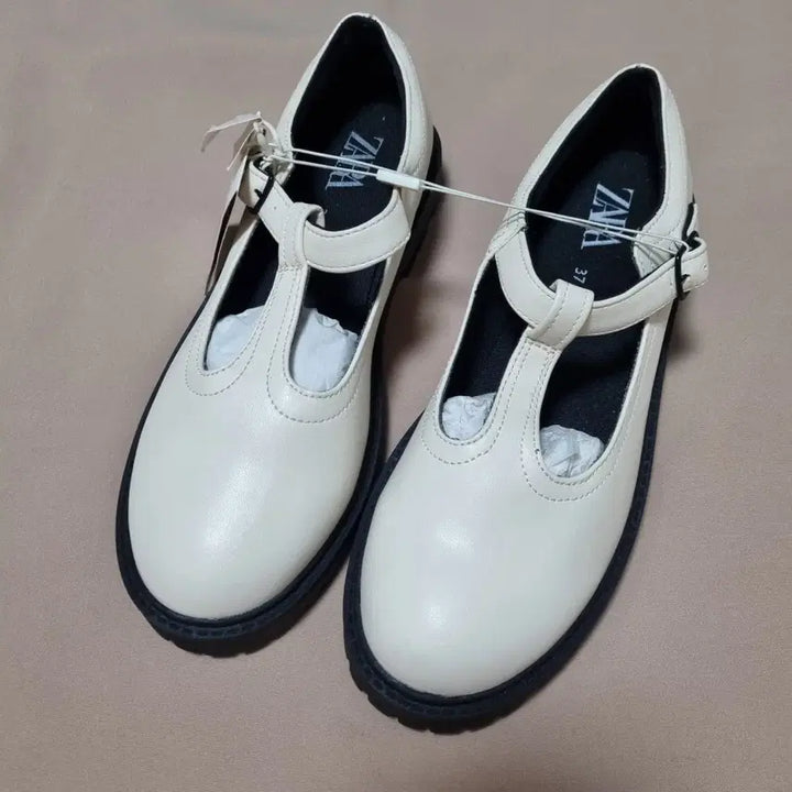 [SOLD OUT] 자라 메리제인 플랫 플랫폼 구두 37
