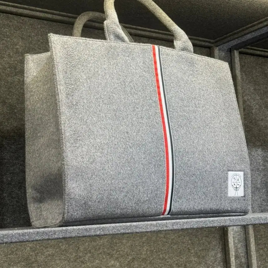 [BUNJANG] Thom Browne Seongsu Tote Bag (Large) / 톰브라운 성수 토트백 라지 실착 5회 미만