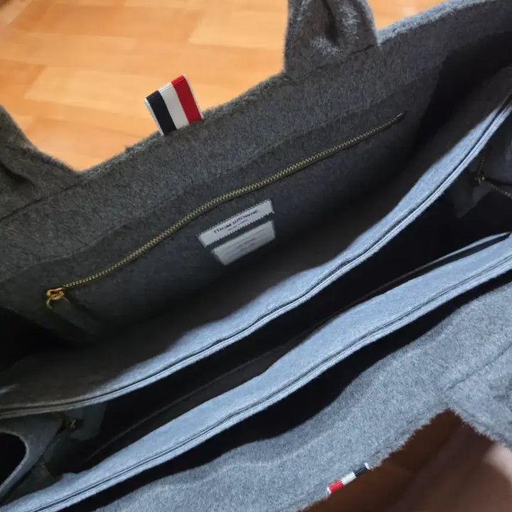 [BUNJANG] Thom Browne Seongsu Tote Bag (Large) / 톰브라운 성수 토트백 라지 실착 5회 미만