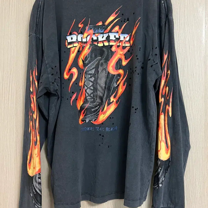 [BUNJANG] Satisfy The Locker Mostech Long Tee M / 새티스파이 더라커 모스테크 롱티 M