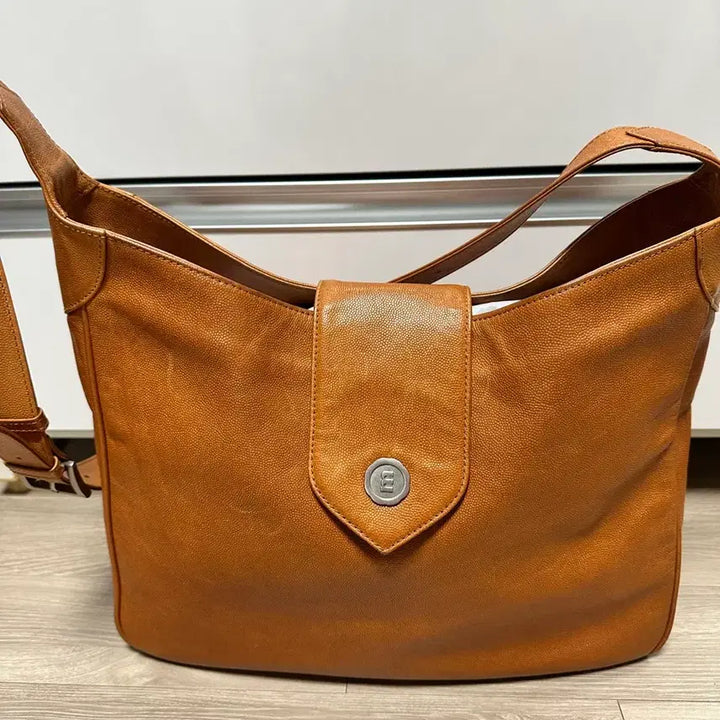 [BUNJANG] Minitmute Baton Bag Large Camel / 미닛뮤트 바톤백 라지 카멜