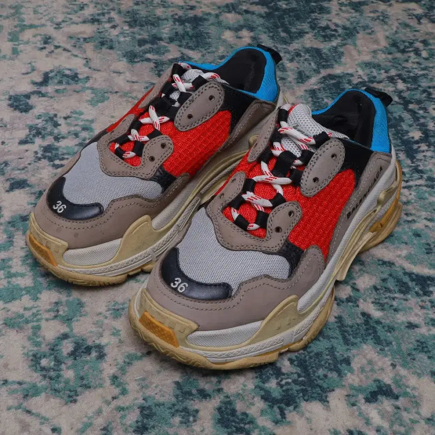 [BUNJANG] Balenciaga Triple S Sneakers (Size 36) / Balenciaga 발렌시아가 트리플 S 스니커즈 신발 36