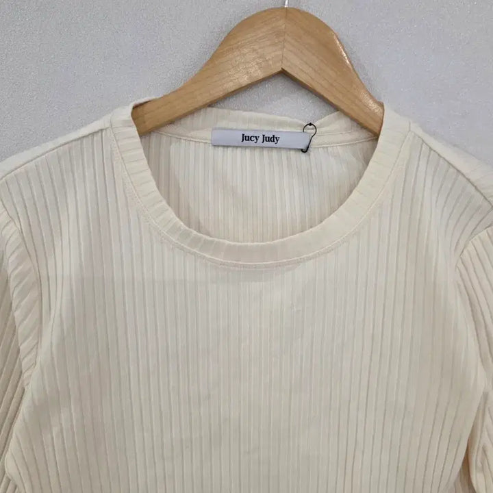 [BUNJANG] Jucy Judy Cropped Knit Ivory / 쥬시쥬디 크롭 니트 아이보리 85(새상품)