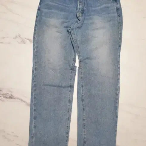 [BUNJANG] Distressed Denim Jeans (Size 30) / 뒤가 포인트인 청바지(30)
