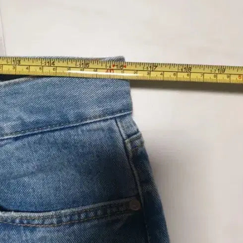 [BUNJANG] Distressed Denim Jeans (Size 30) / 뒤가 포인트인 청바지(30)