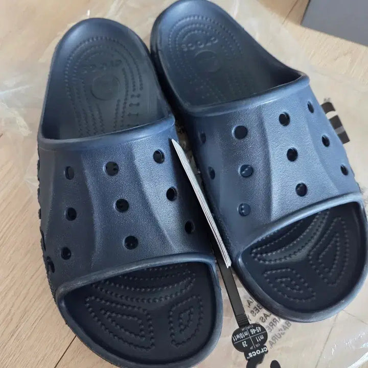 [BUNJANG] Crocs Navy Slip-on Shoes Size 290 / 크록스 슬리퍼 네이비 290 새상품