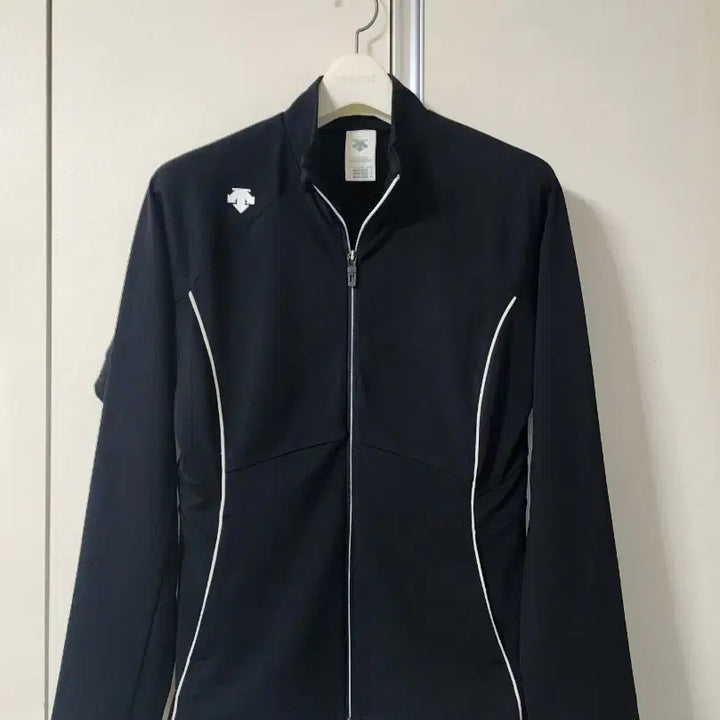 [SOLD OUT] 데상트 블랙 라인 집업 자켓90여