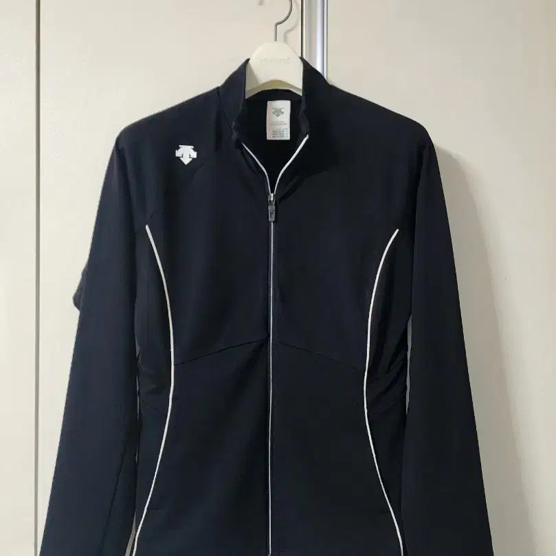 [SOLD OUT] 데상트 블랙 라인 집업 자켓90여