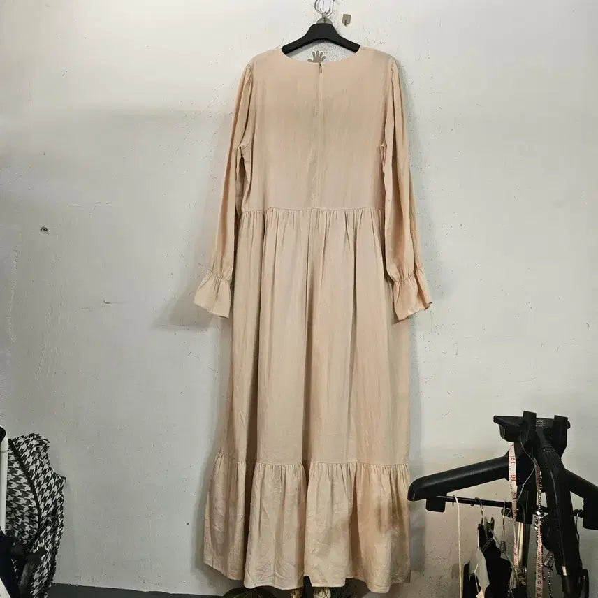 [BUNJANG] Long Beige Ruffle Dress / 롱 원피스 베이지 캉캉 free
