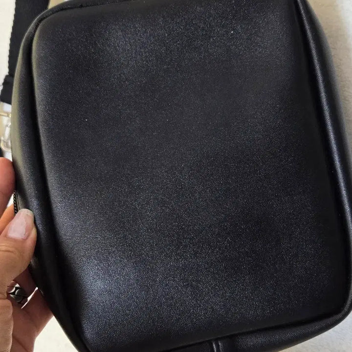 [BUNJANG] MSGM Black Logo Two-Way Crossbody Bag / MSGM 블랙 로고 투웨이 크로스백 가방 미사용 보관만