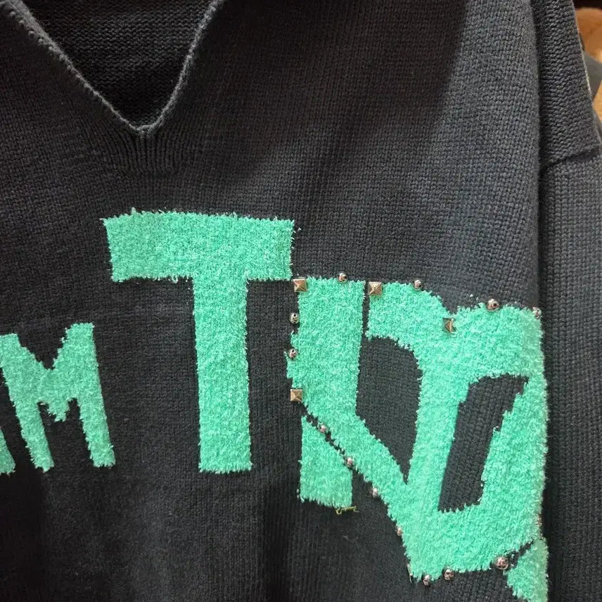 [BUNJANG] TIME Black Lettering Knit Sweater / TIME 블랙 레터링 니트