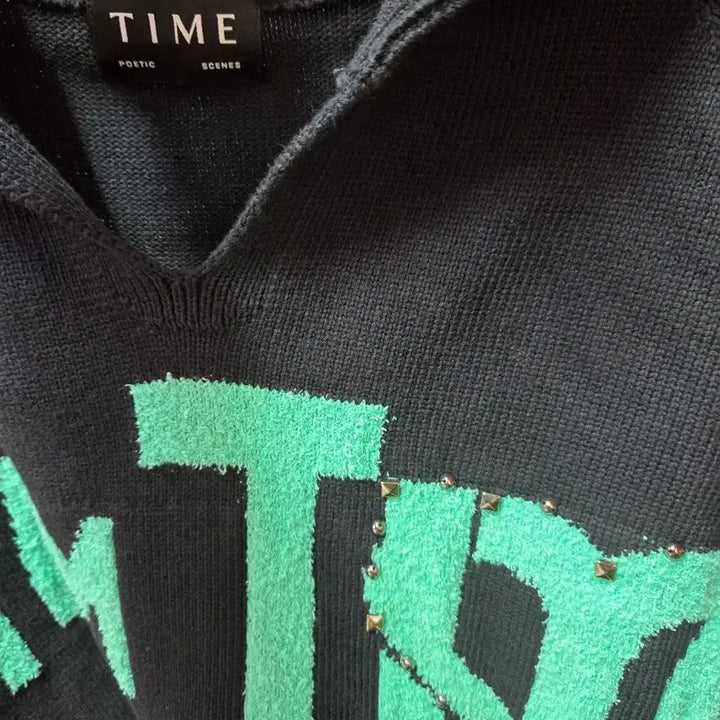 [BUNJANG] TIME Black Lettering Knit Sweater / TIME 블랙 레터링 니트