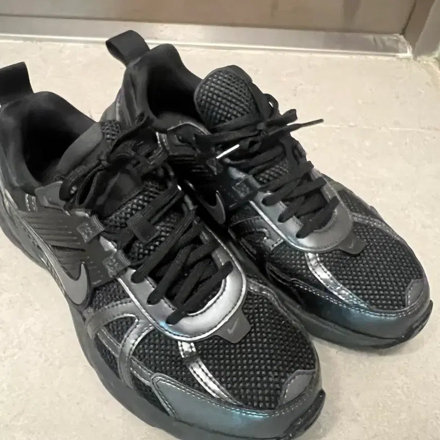 [BUNJANG] Nike V2K Black Sneakers / 나이키 v2k 블랙 270