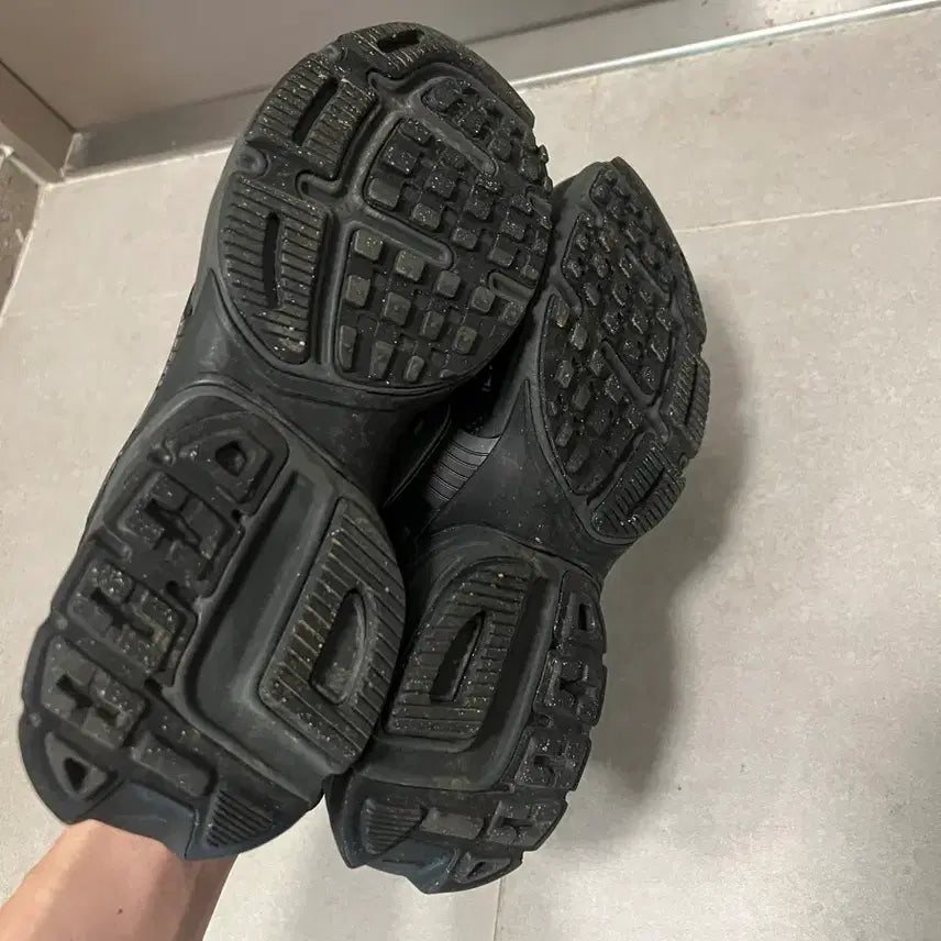 [BUNJANG] Nike V2K Black Sneakers / 나이키 v2k 블랙 270