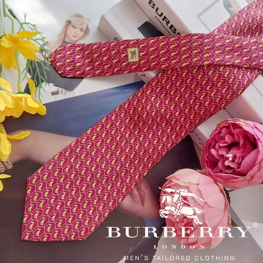 [BUNJANG] Burberry Silk Dog Motif Necktie 9.5cm / 버버리 진핑크 강아지 모티브 넥타이 9.5cm A+~A등급 K2554