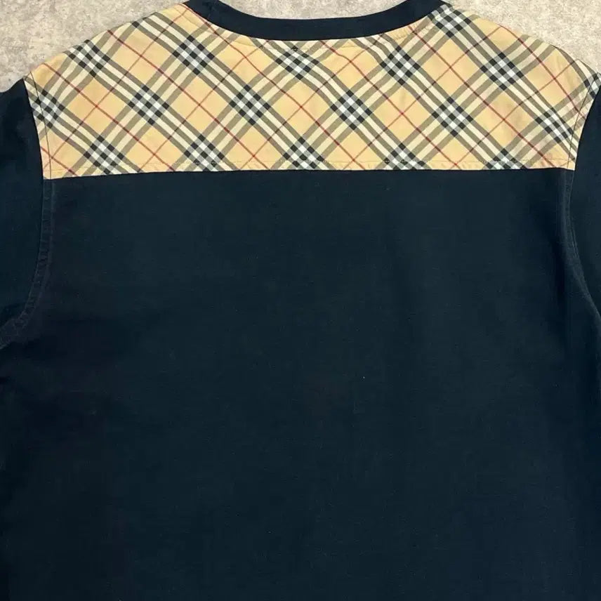 [SOLD OUT] 버버리 뒷면 패치 롱슬리브 XL 정품