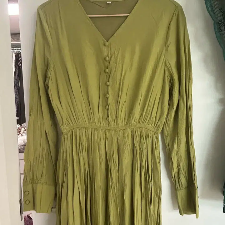 [BUNJANG] Olive Green V-Neck Button Detail Long Dress / 올리브색 롱 원피스 55