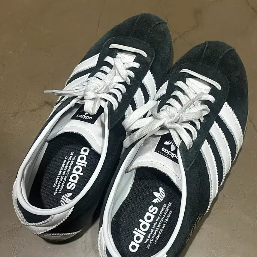 [BUNJANG] Adidas Tokyo Core Black Cloud White Sneakers (250mm) / 아디다스 도쿄 코어 블랙 클라우드 화이트 250