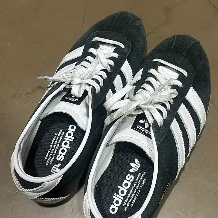 [BUNJANG] Adidas Tokyo Core Black Cloud White Sneakers (250mm) / 아디다스 도쿄 코어 블랙 클라우드 화이트 250