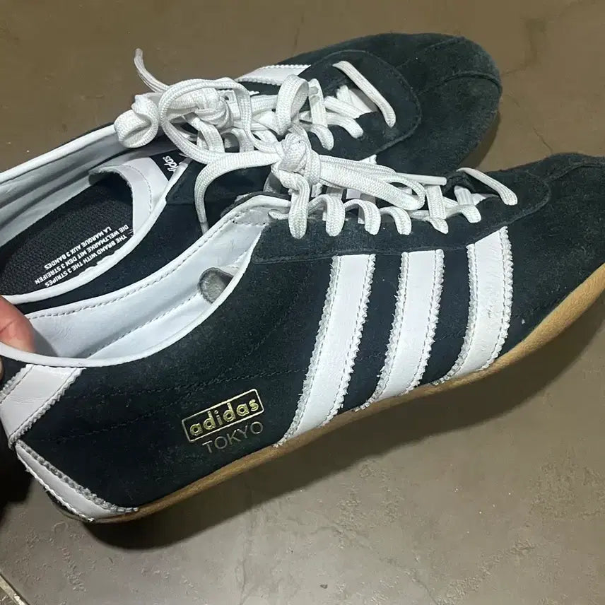 [BUNJANG] Adidas Tokyo Core Black Cloud White Sneakers (250mm) / 아디다스 도쿄 코어 블랙 클라우드 화이트 250