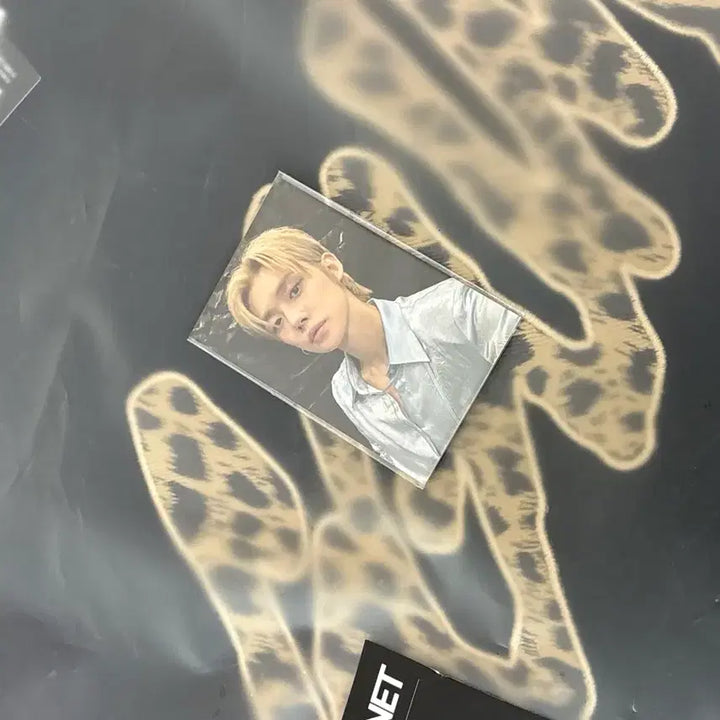 [BUNJANG] TXT Yeonjun GGUM Hoodie Photocard DEINET / 연준 껌 GGUM 후드 포카 DEINET
