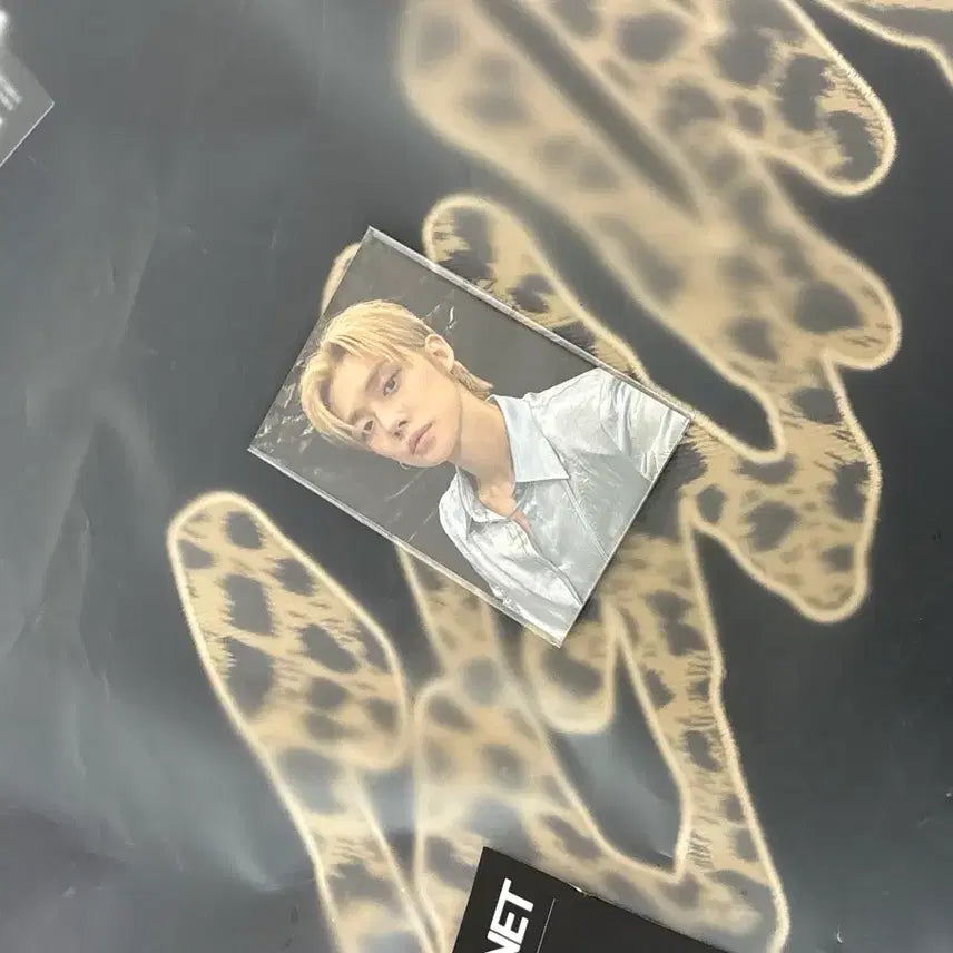 [BUNJANG] TXT Yeonjun GGUM Hoodie Photocard DEINET / 연준 껌 GGUM 후드 포카 DEINET