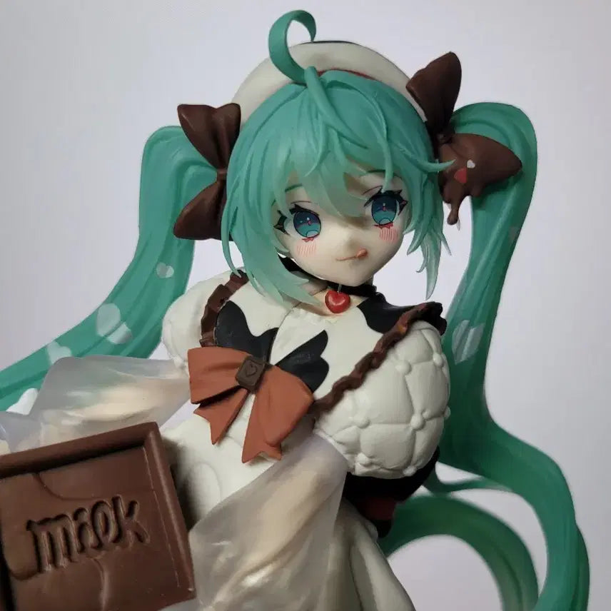 [BUNJANG] Hatsune Miku Milk Chocolate Figure / 하츠네 미쿠 Milk 초콜릿 피규어 판매