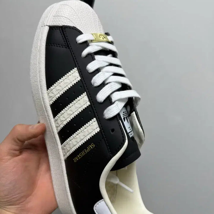 [BUNJANG] Adidas Superstar Black/White Sneakers / 아디다스 슈퍼스타 블랙 / 화이트 스니커즈