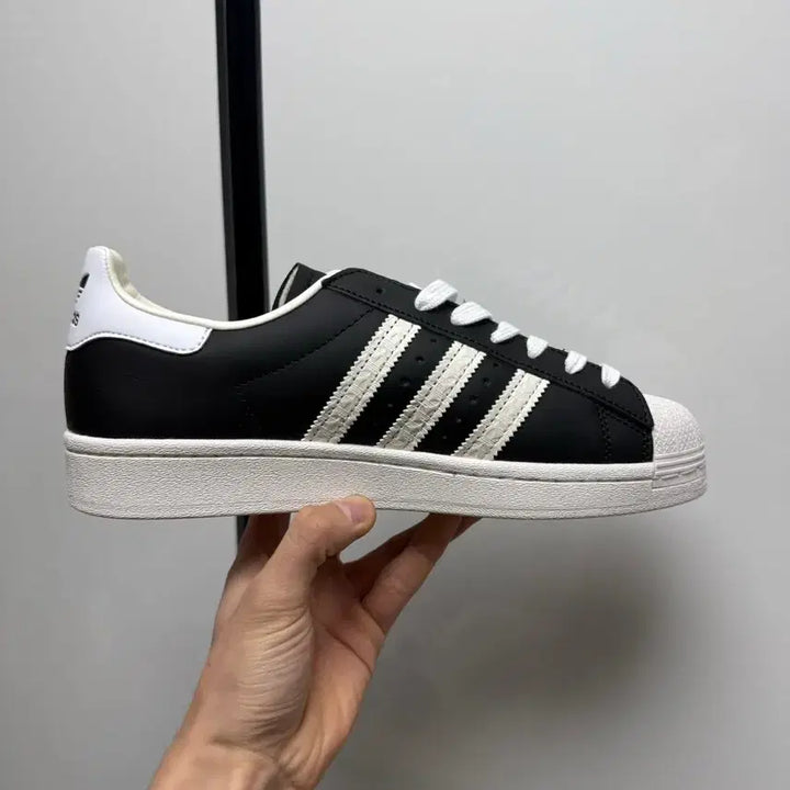[BUNJANG] Adidas Superstar Black/White Sneakers / 아디다스 슈퍼스타 블랙 / 화이트 스니커즈