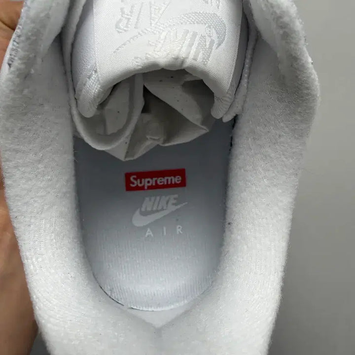 [BUNJANG] Nike Air Force 1 Supreme White Sneakers / 나이키 에어포스1 슈프림 화이트