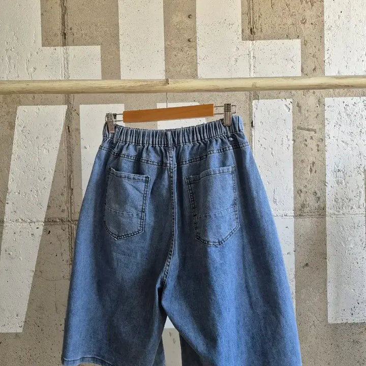 [SOLD OUT] 와이드 5부 얇은 청반바지