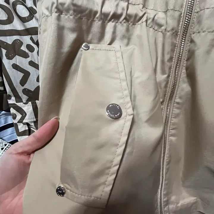 [BUNJANG] Michael Kors Beige Hooded Windbreaker Jacket S~M / 마이클코어스 베이지 후드 바람막이 자켓 S~M