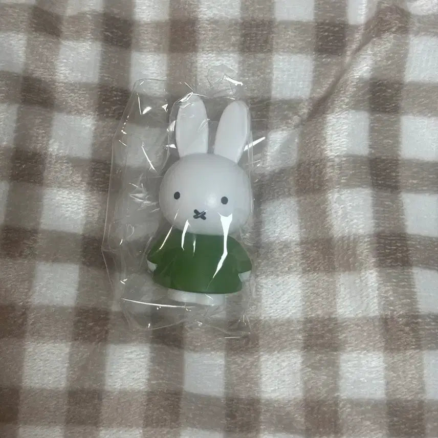 [BUNJANG] Miffy Sealed Green Figure / 미피 Miffy 미개봉 피규어 초록색