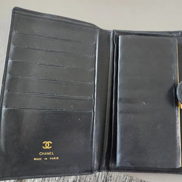 [SOLD OUT] 샤넬 블랙 캐비어 장지갑
