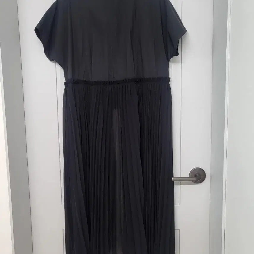 [BUNJANG] DDM Black Pleated Short Sleeve Long Dress / 디데무블랙 플리츠 반팔 롱 원피스