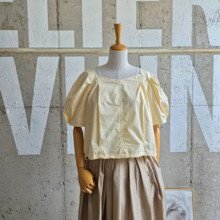 [BUNJANG] List Pastel Yellow Puff Sleeve Crop Blouse / 리스트 퍼프소매 크롭 블라우스